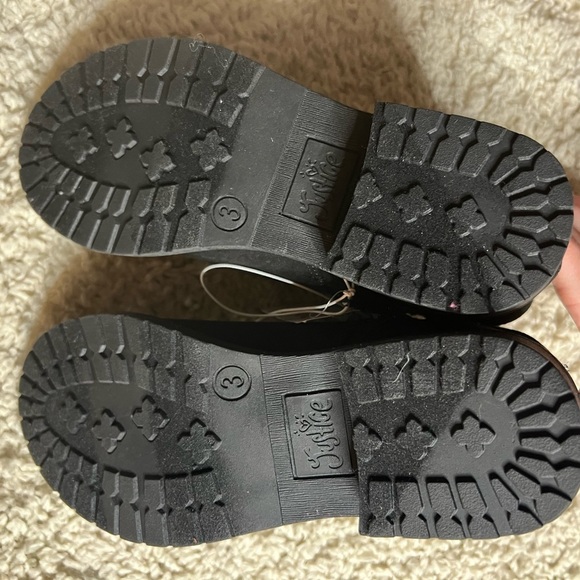 Kids Size 3 Justice Black Fleece Ankle Boots NWT - Picture 9 of 10